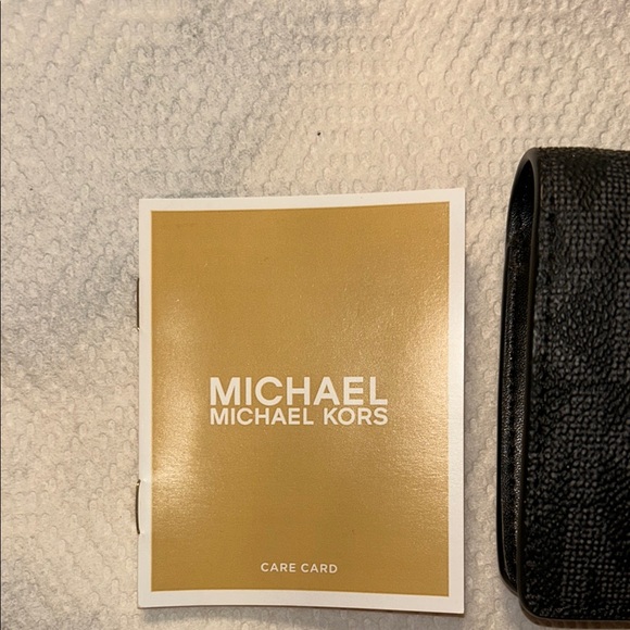 π€π€π€ Brand New With Tags π€π€π€ Michael Kors Signature MK Black Print Wallet - Picture 8 of 11